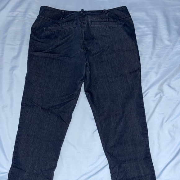 New York and company. Size 0. Denim color/feel - Picture 3 of 3